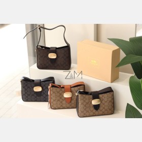 شنط COACH