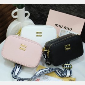شنط miu miu
