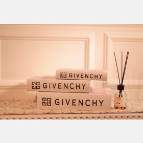 مجموعة كتب ديكورات GIVENCHY