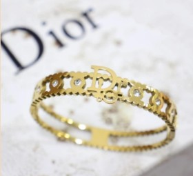 اسوارة ديور Dior