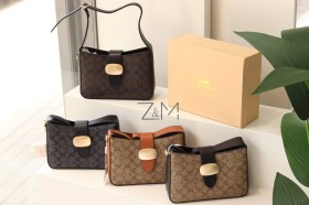 شنط COACH