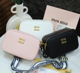 شنط miu miu
