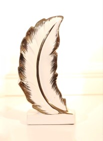 تحفة بتصميم ريشة