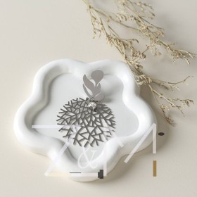 حلق بتصميم اغصان الشجر