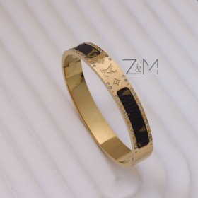 اسوارة Louis Vuitton