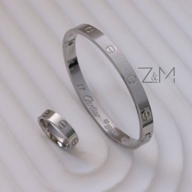 اسوارة cartier باللون الفضي