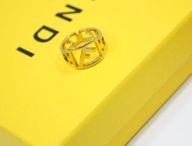 خاتم Fendi