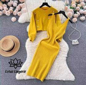 طقم كنزة وفستان صوفي أنيق باللون الآصفر