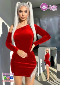 ستان سهرة مخملي باللون الأحمر  بتصميم كتف واحد ولمسة كريستالية